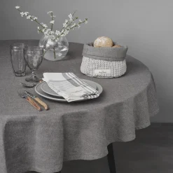 By Mogensen Dug rund, earth><noscript><img width=
