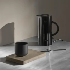 Stelton EM77 Mini Elkedel 0,5 L, black> Køkkenmaskiner
