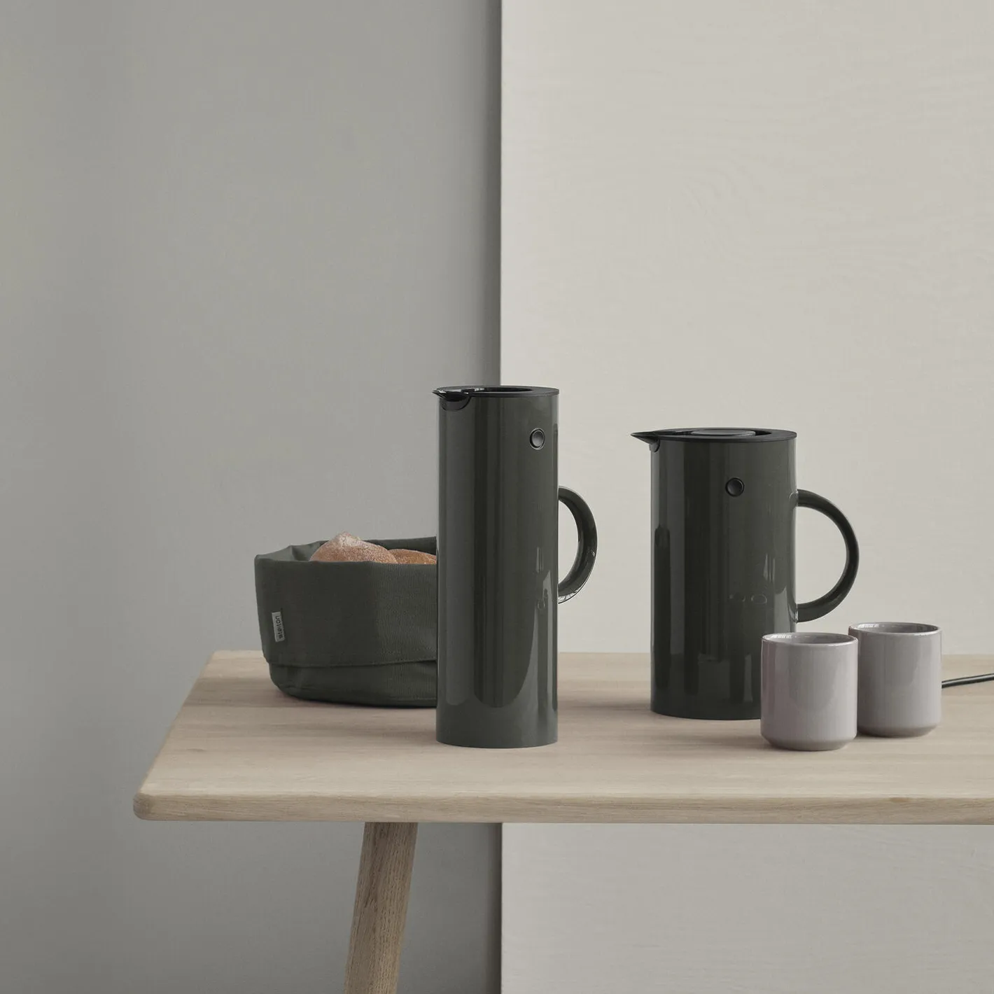Best Stelton EM77 termokande 1 L, dark forest