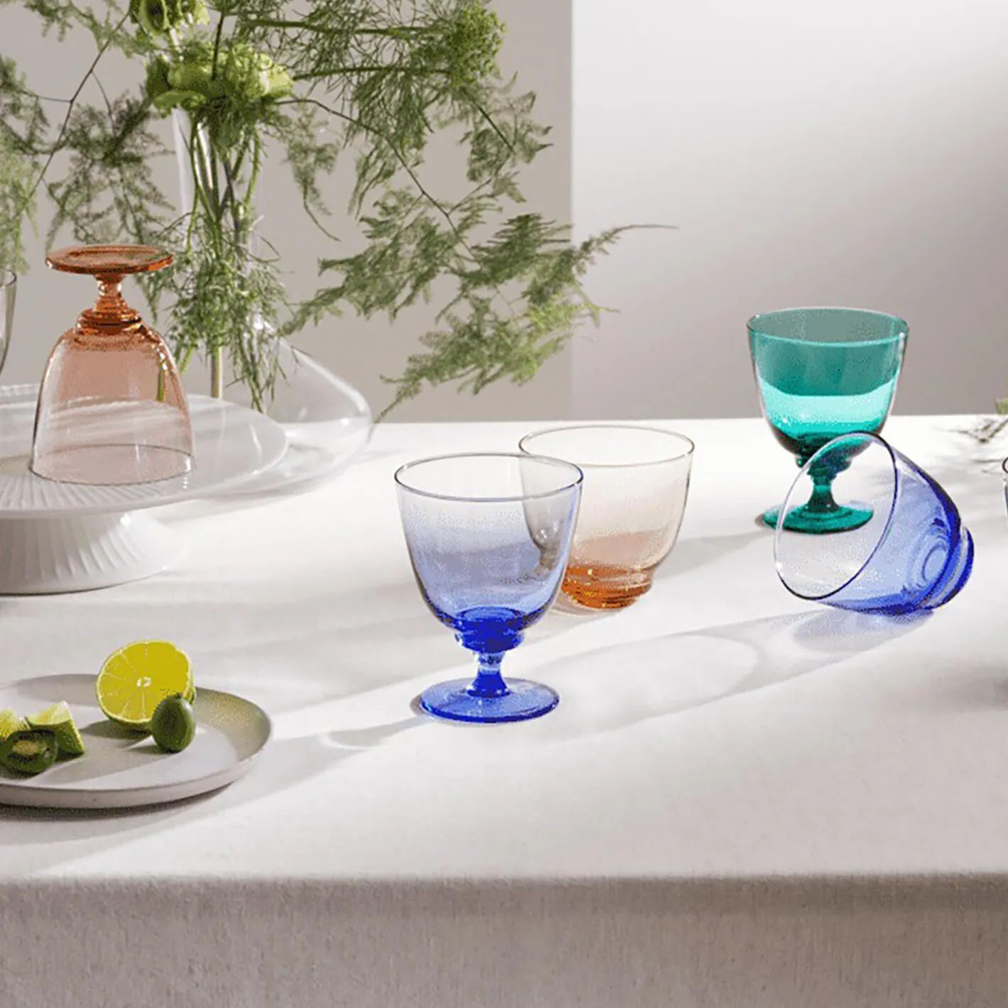 Best Holmegaard Flow glas på fod, mørk blå mørk blå