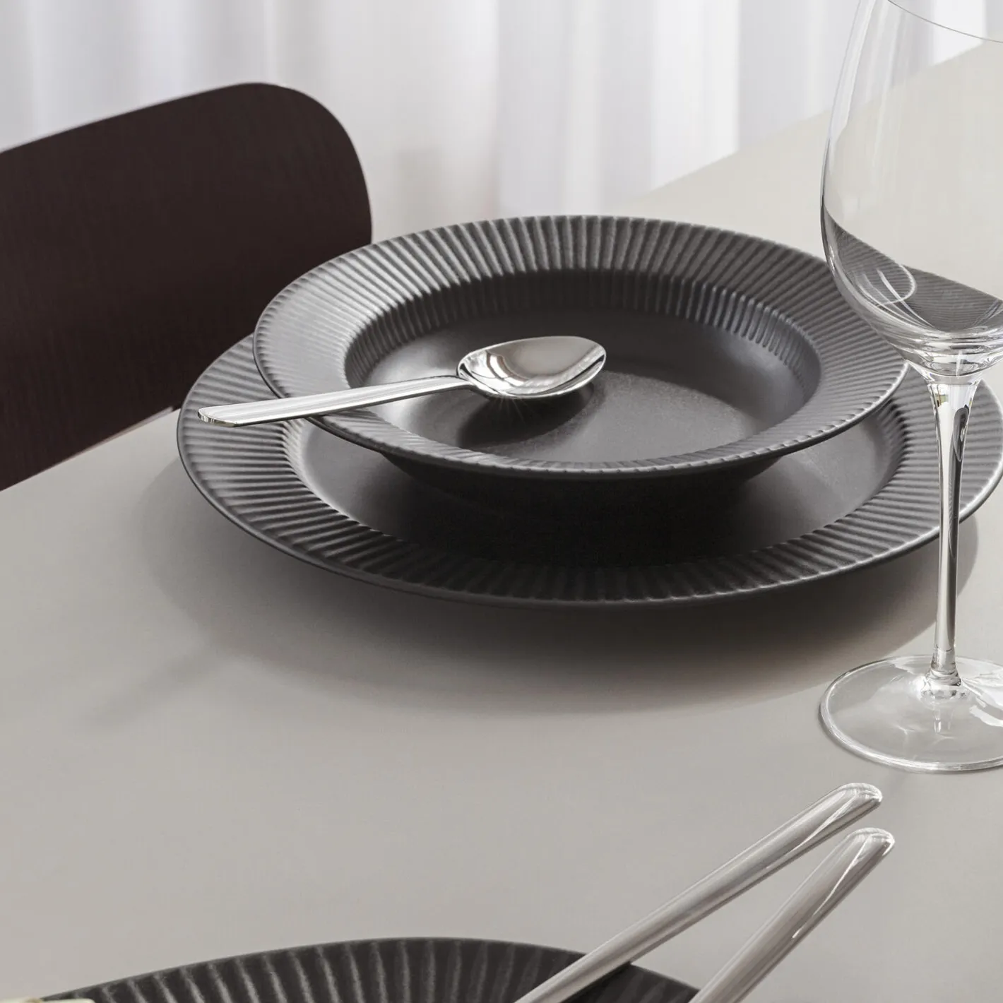 New Eva Trio Legio Nova Middagstallerken 25 cm, black