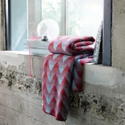 Sale Røros Tweed LYNILD Throw, red/blue