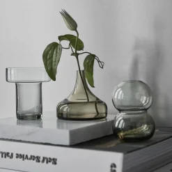 Orrefors Midsummer Water Avens Mini vase 8,2 cm, brown> Vaser