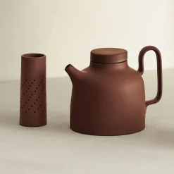 Hot Design House Stockholm Sand Secrets Tea Pot, red clay