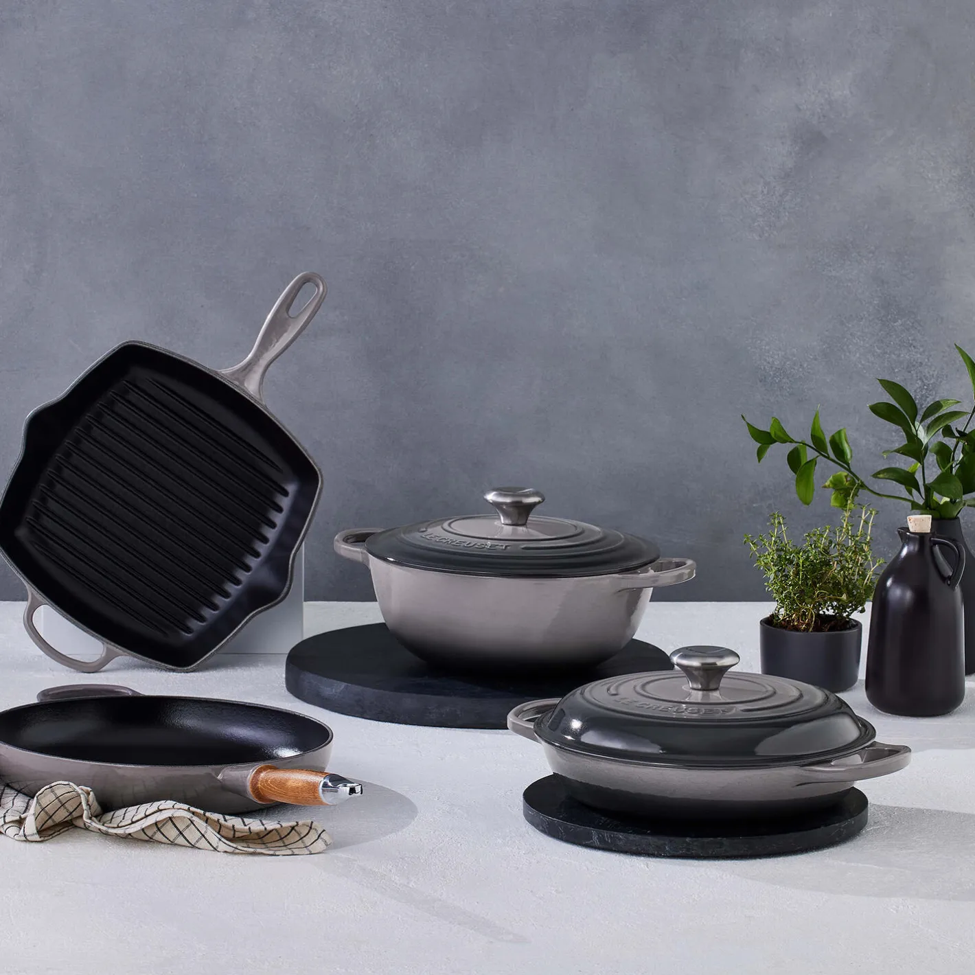 New Le Creuset Signature Buffetgryde 30 cm, flint