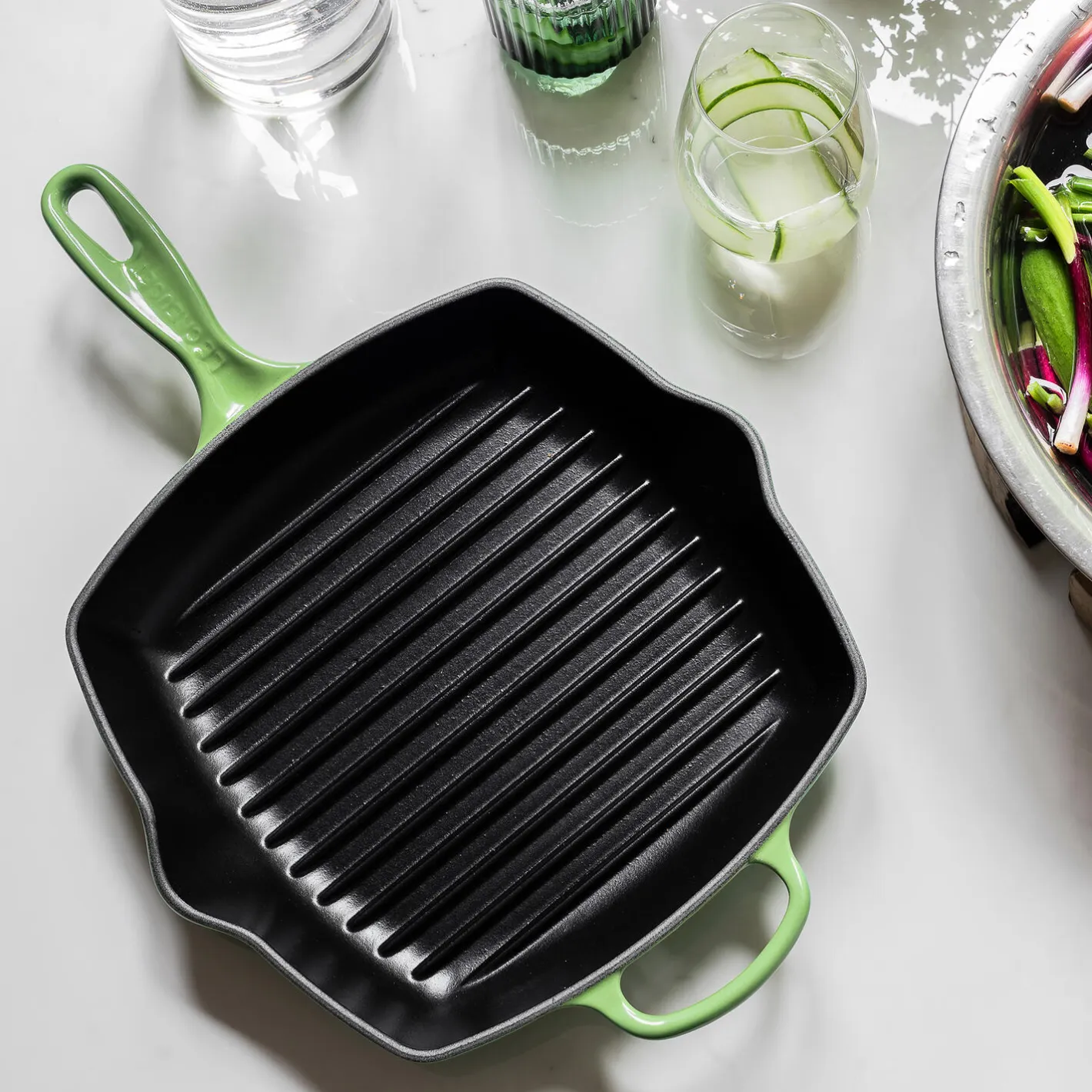 Online Le Creuset Signature Kvadratisk grillpande, bamboo green
