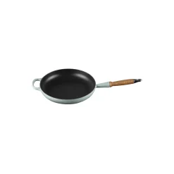 Sale Le Creuset Signature stegepande med træhåndtag Ø 28 cm, sea salt